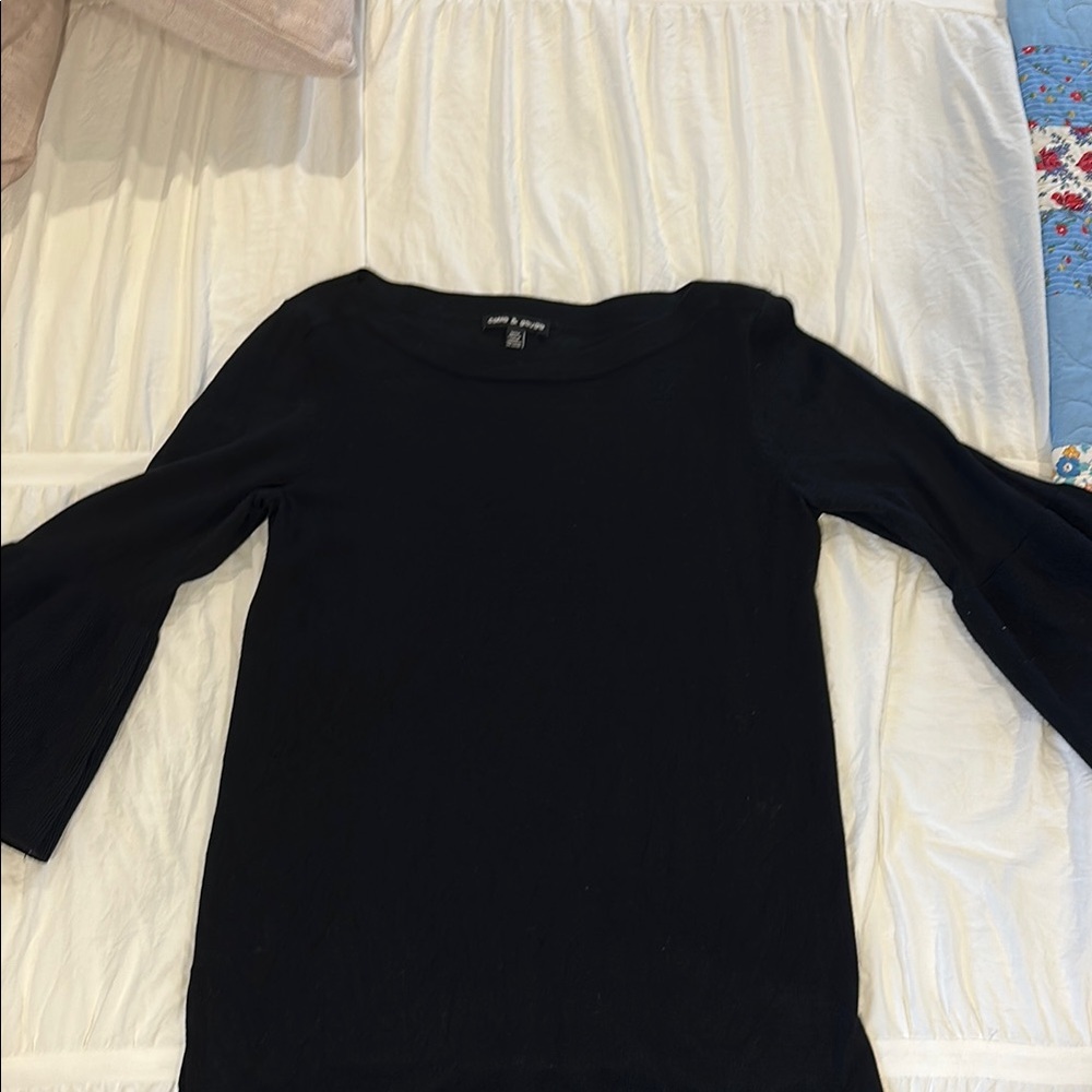 Black 3/4 Bell Sleeve Top